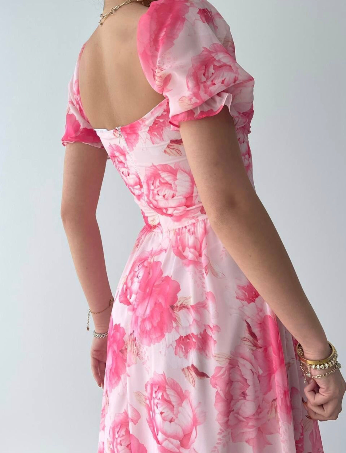 Rosa Kleid mit Blumenmuster